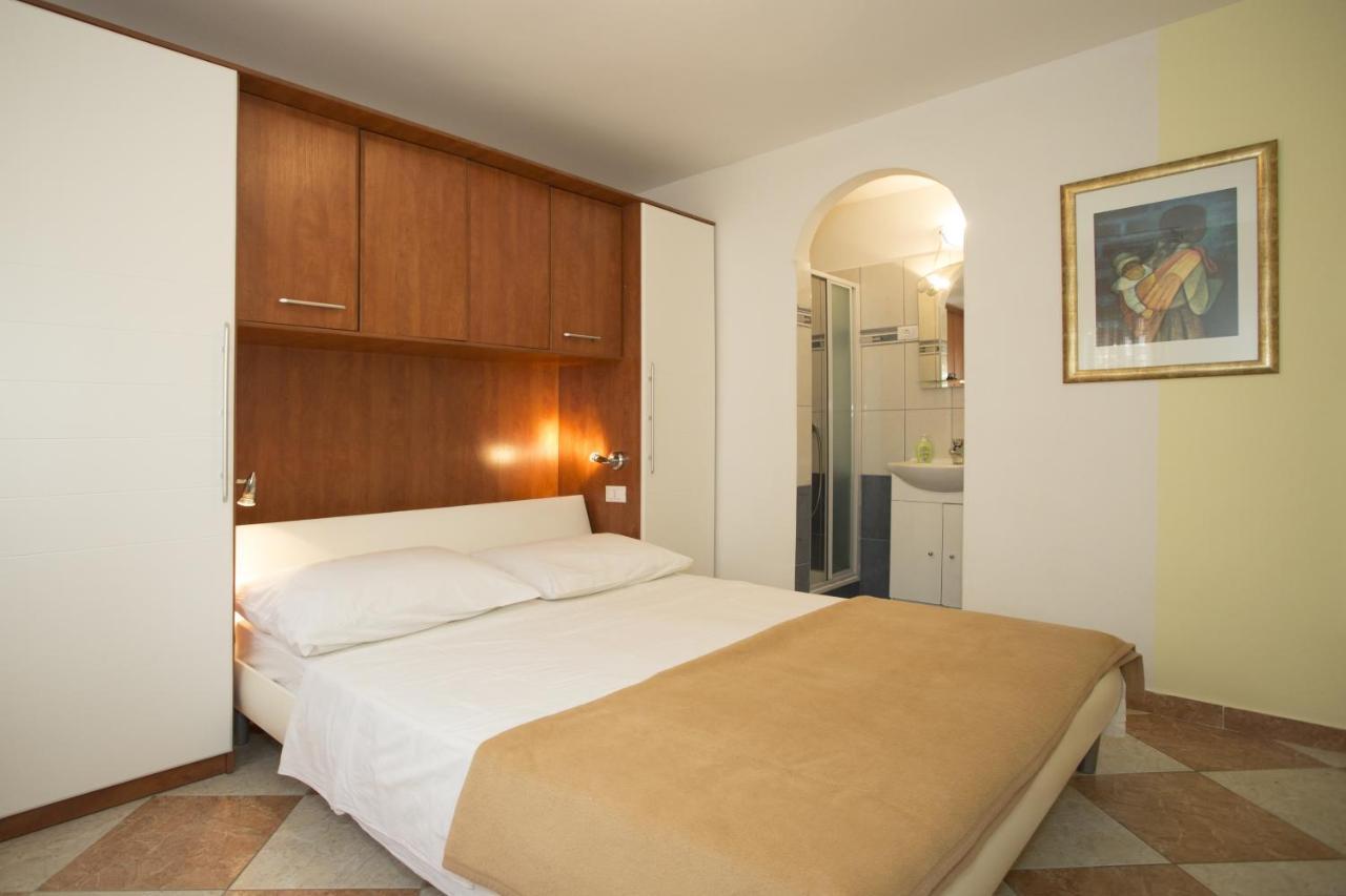 Apartments By The Sea Mavarstica, Ciovo - 12696 Trogir Extérieur photo