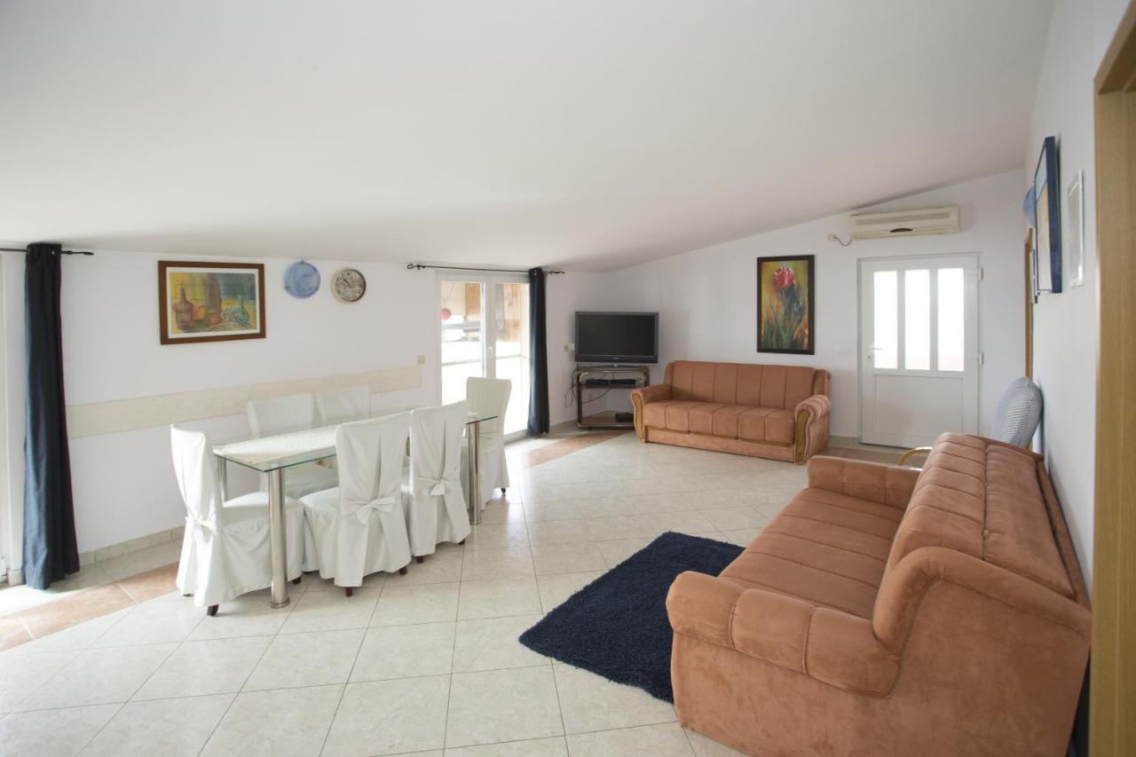 Apartments By The Sea Mavarstica, Ciovo - 12696 Trogir Extérieur photo