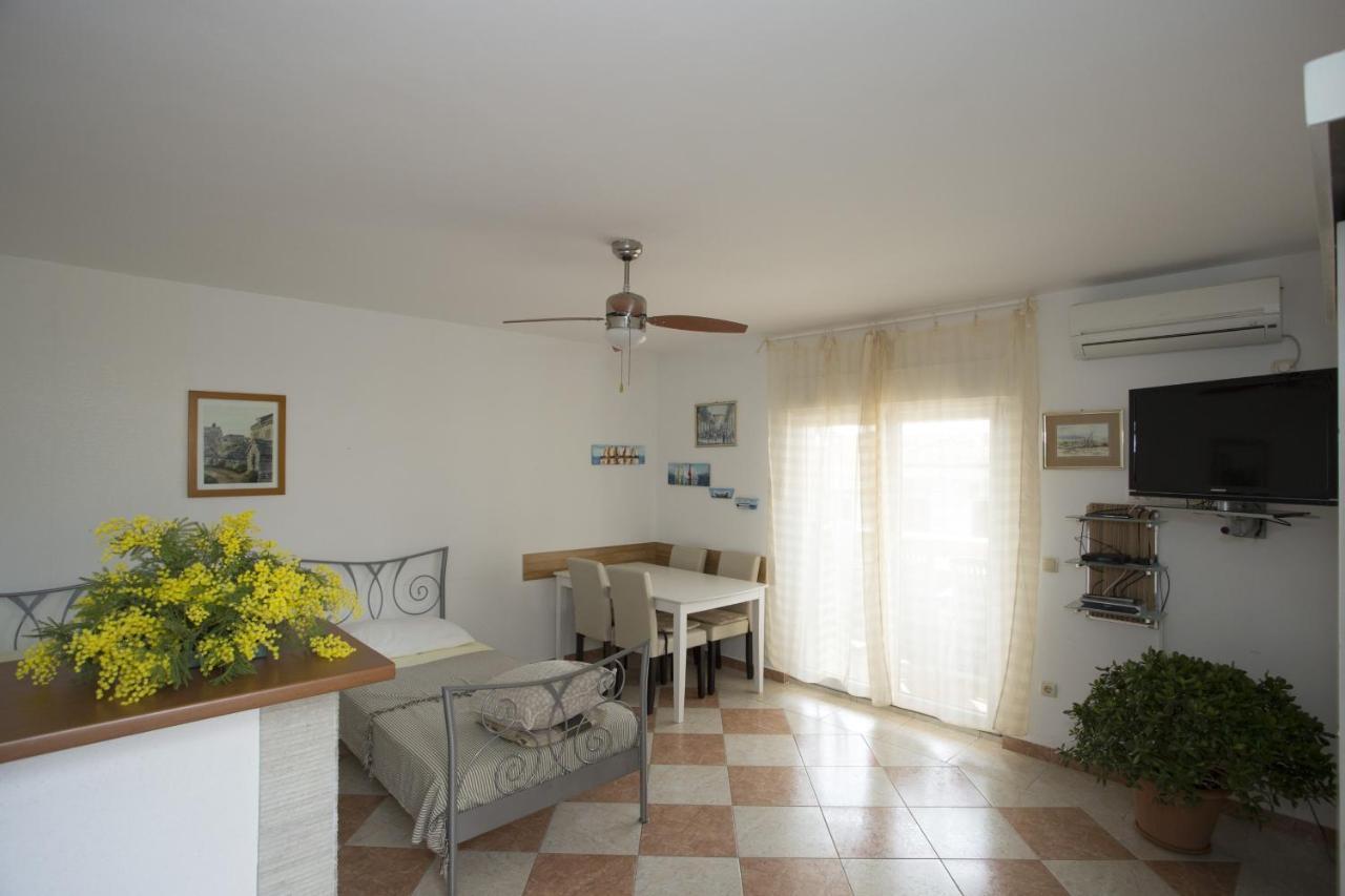 Apartments By The Sea Mavarstica, Ciovo - 12696 Trogir Extérieur photo
